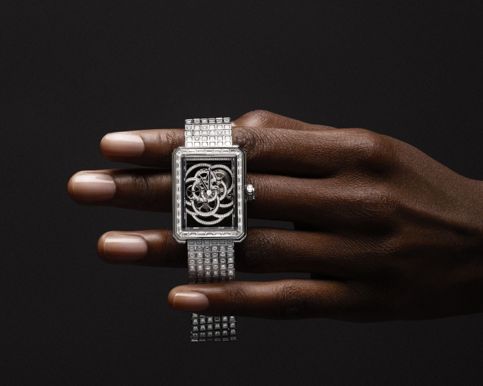 SHOWCASED MAGAZINE WATCHES JEWELLERY